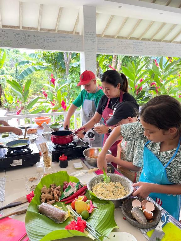 Ospiti di Anggrek Putih Homestay & cooking class