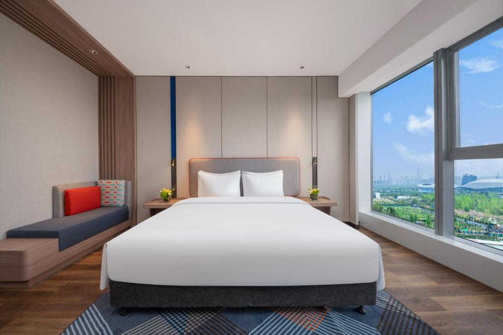 Holiday Inn Express Nanjing Jiangbei Wonhall Mall - Standard King Room