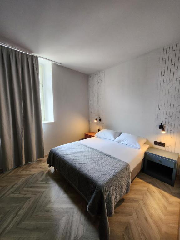 Hotel Amfiteatar - 8