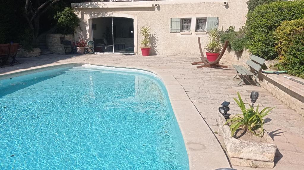 Bazén v ubytování Location Gîte en Provence nebo v jeho okolí