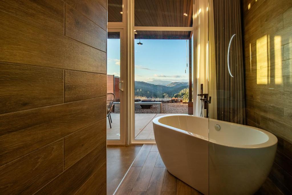 Bagno di Horizon by Yosemite