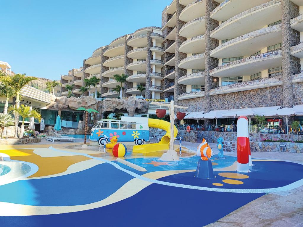 Bazén v ubytování Anfi del Mar Tauro Golf 2 Emerald Club nebo v jeho okolí