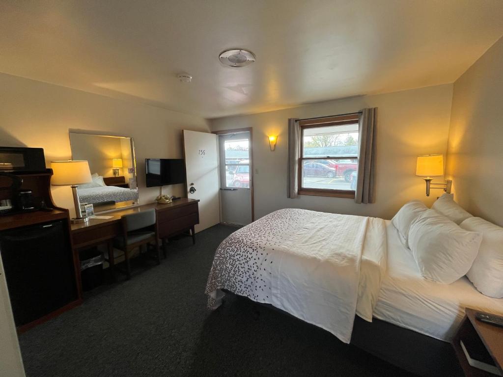 Bay Motel - Queen Room