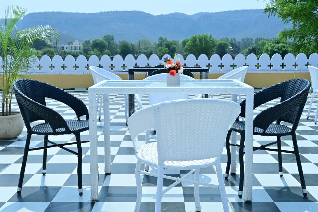 Nespecifikovaný výhled na hory nebo výhled na hory při pohledu z hotelu