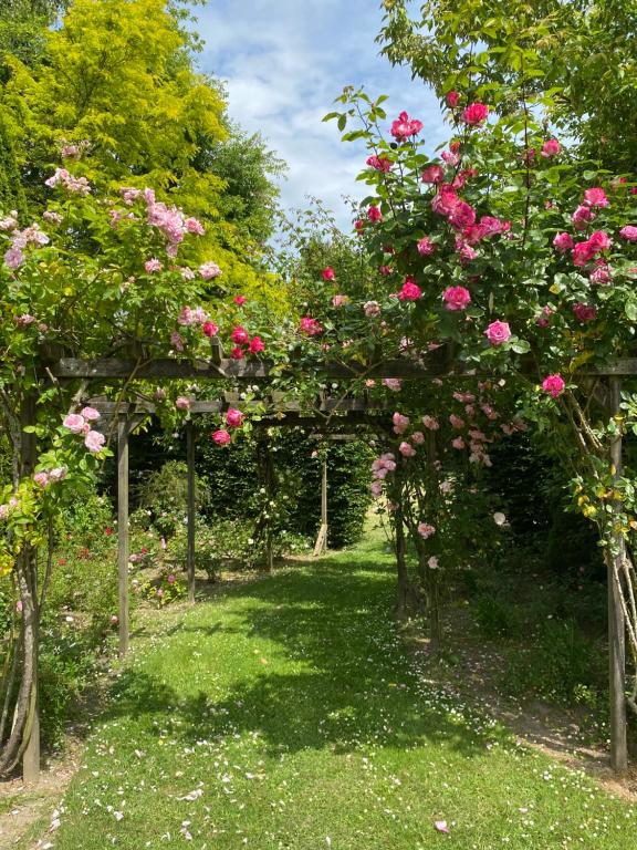 Zahrada ubytování Manoir des Bords de Rance