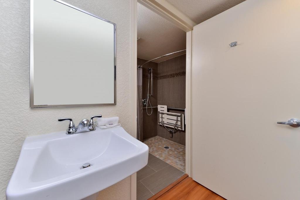 Days Inn by Wyndham Brawley - Camera King - Accesso Disabili/Non Fumatori