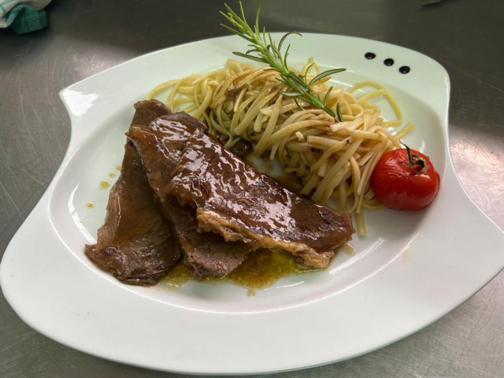 Jídlo v hotelu nebo okolí