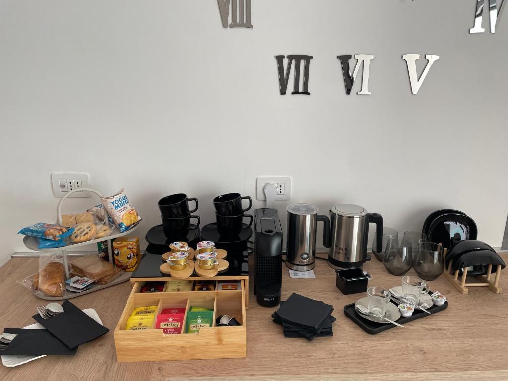 Příslušenství pro přípravu čaje a kávy v ubytování RG MAISON - Room 35