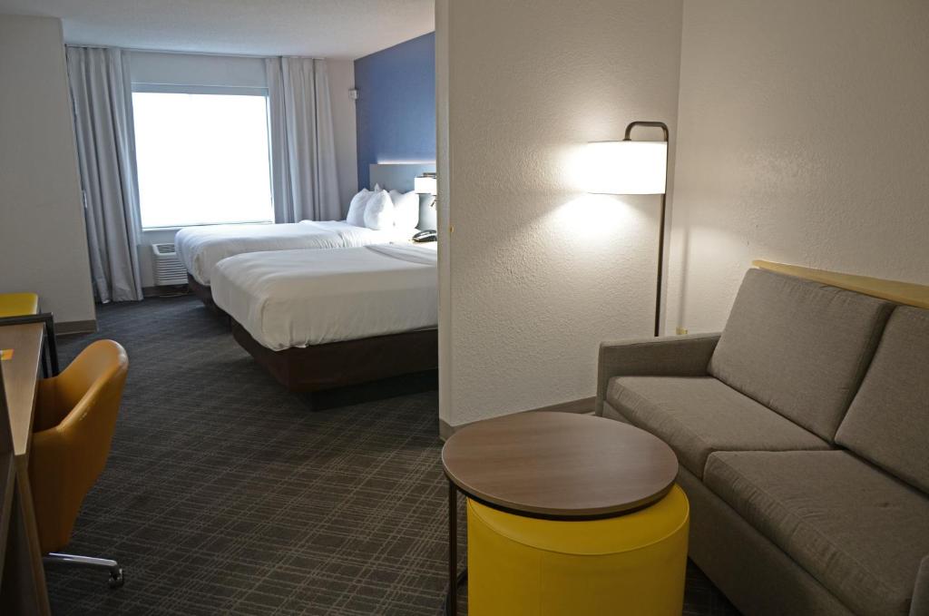 Comfort Suites Salem-Roanoke I-81 photo