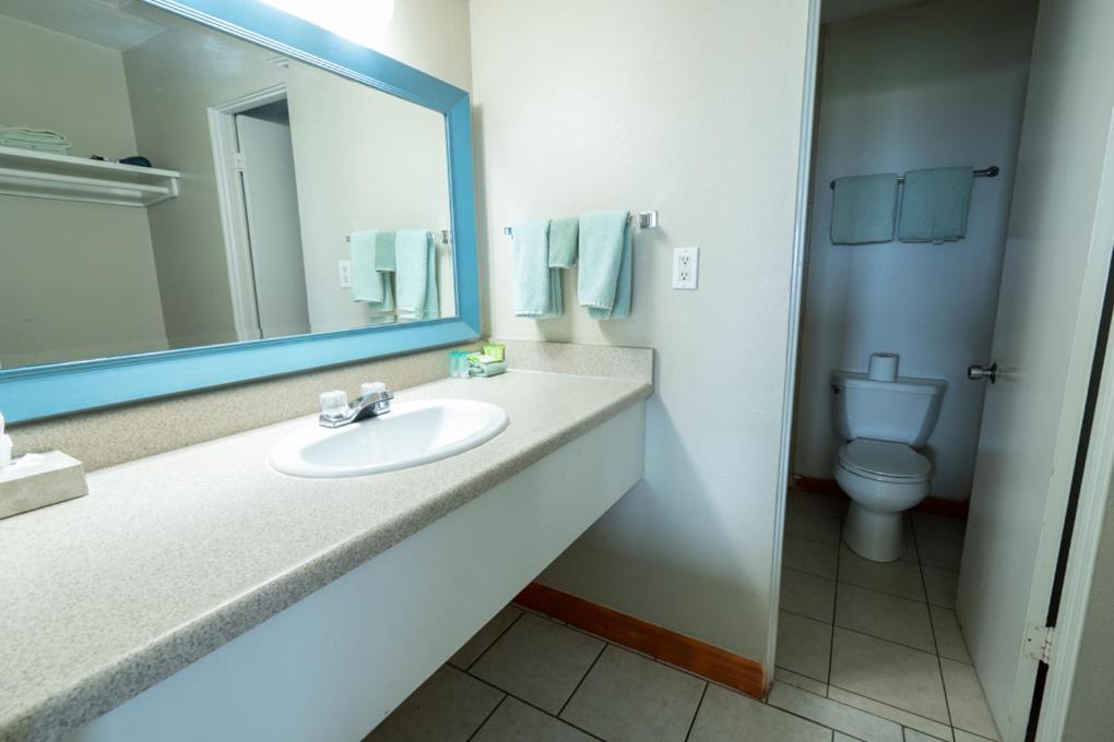 Ocean Villa Inn - Suite With Ocean View