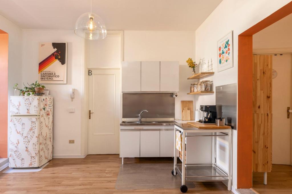 Kuchyňa alebo kuchynka v ubytovaní HOMESTAY rooftop