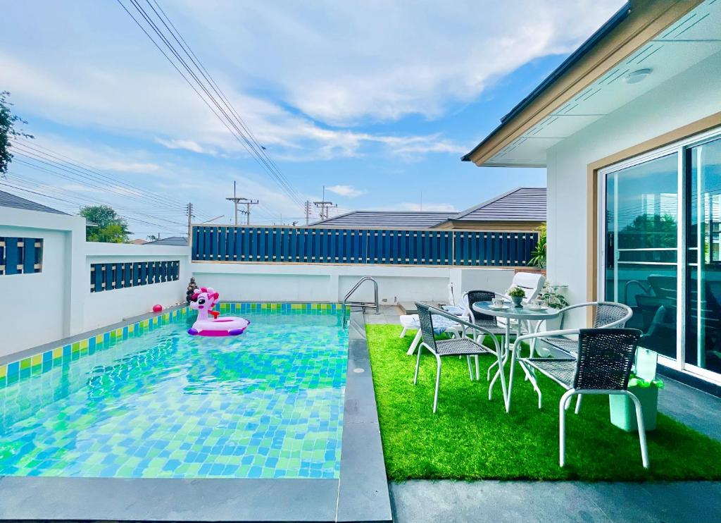 Swimmingpoolen hos eller tæt på Paradise Village Heart of Hua Hin