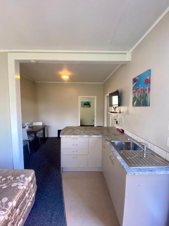 Sea View Motel - Unit 7