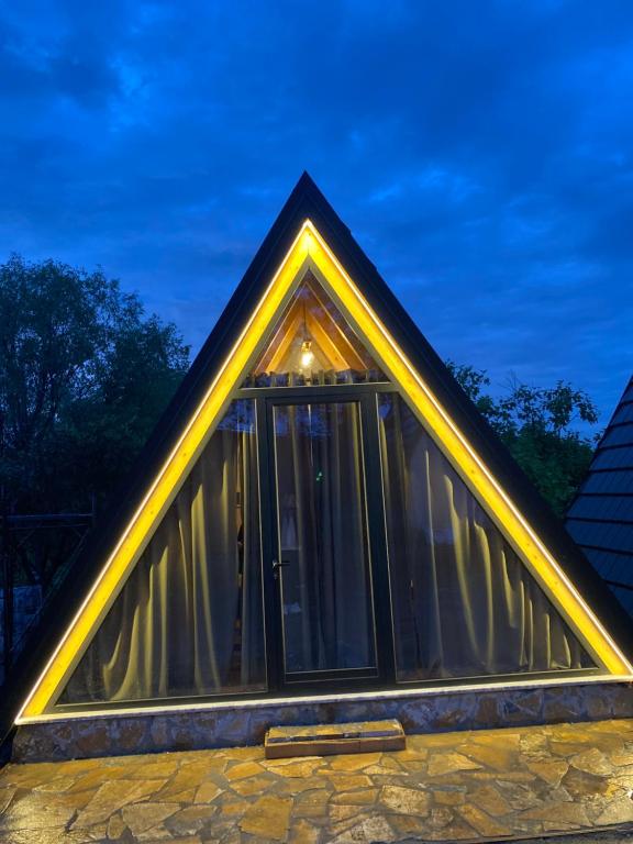 Windmill Shkodra Gesthouse Camping & Grill - 
