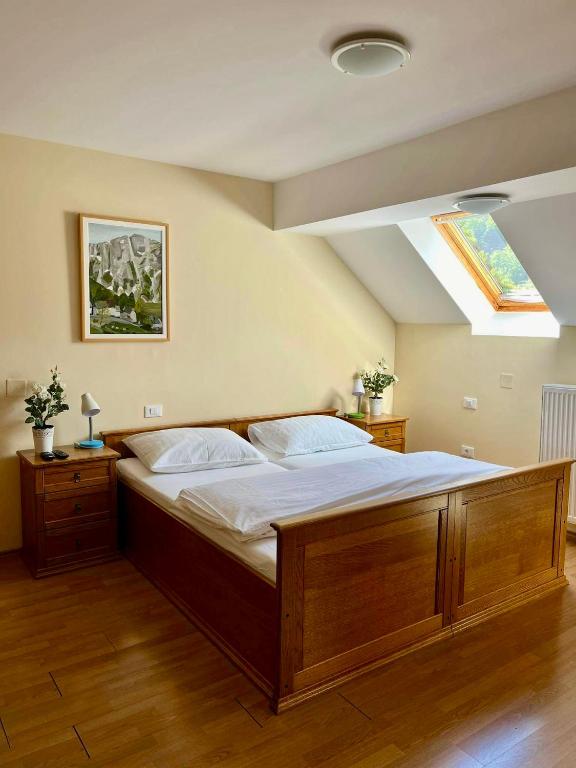 Postel nebo postele na pokoji v ubytování Hotel Alpine