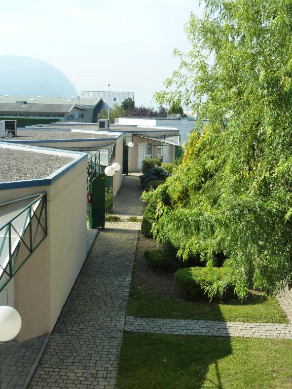 Nespecifikovaný výhled na hory nebo výhled na hory při pohledu z hotelu