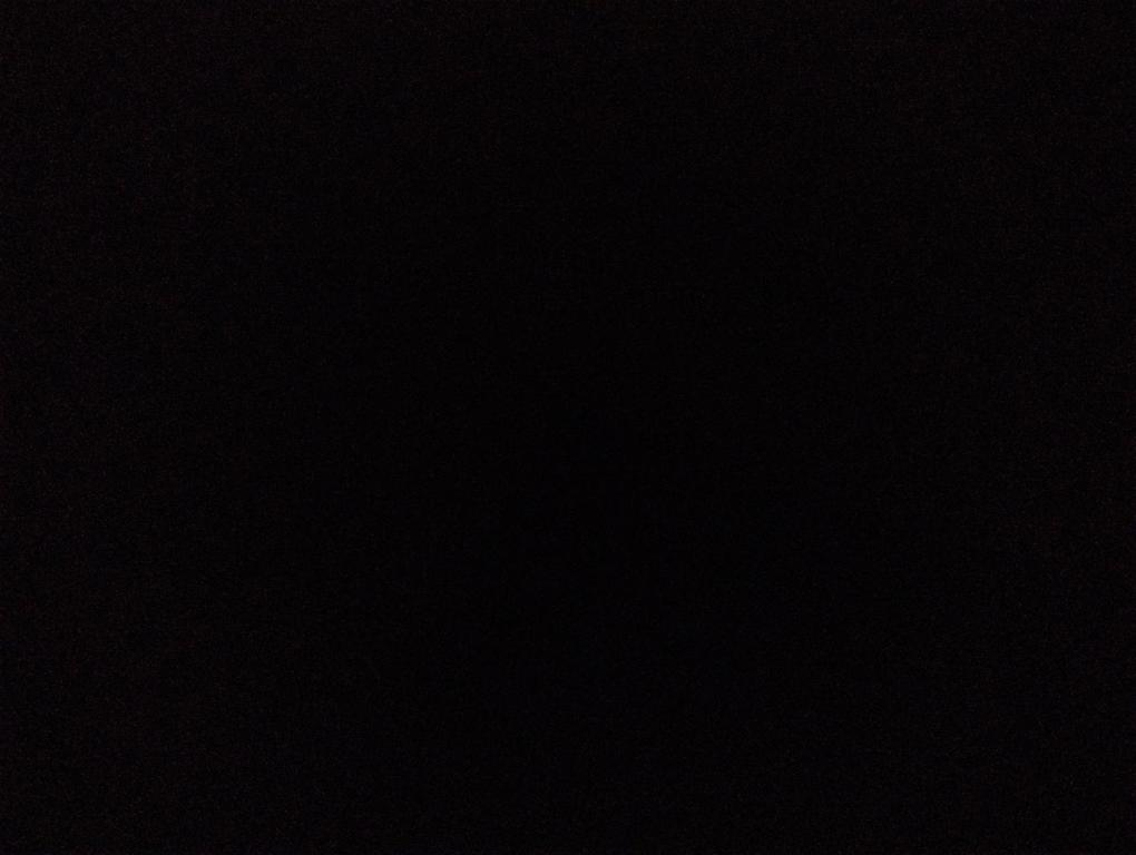 una camera oscura con sfondo nero di GooldHome a Głogów