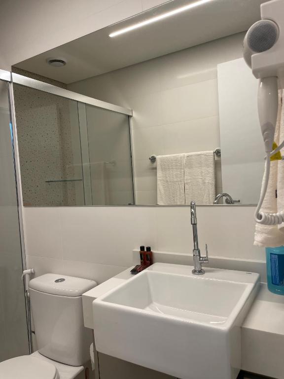 Iguatemi Stay B - PREMIUM location, MODERN and NEW space, Affordableにあるバスルーム