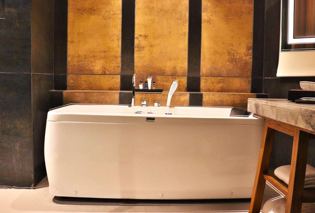 Radisson Blu Plaza Resort & Convention Centre Karjat - Executive Room With Balcony