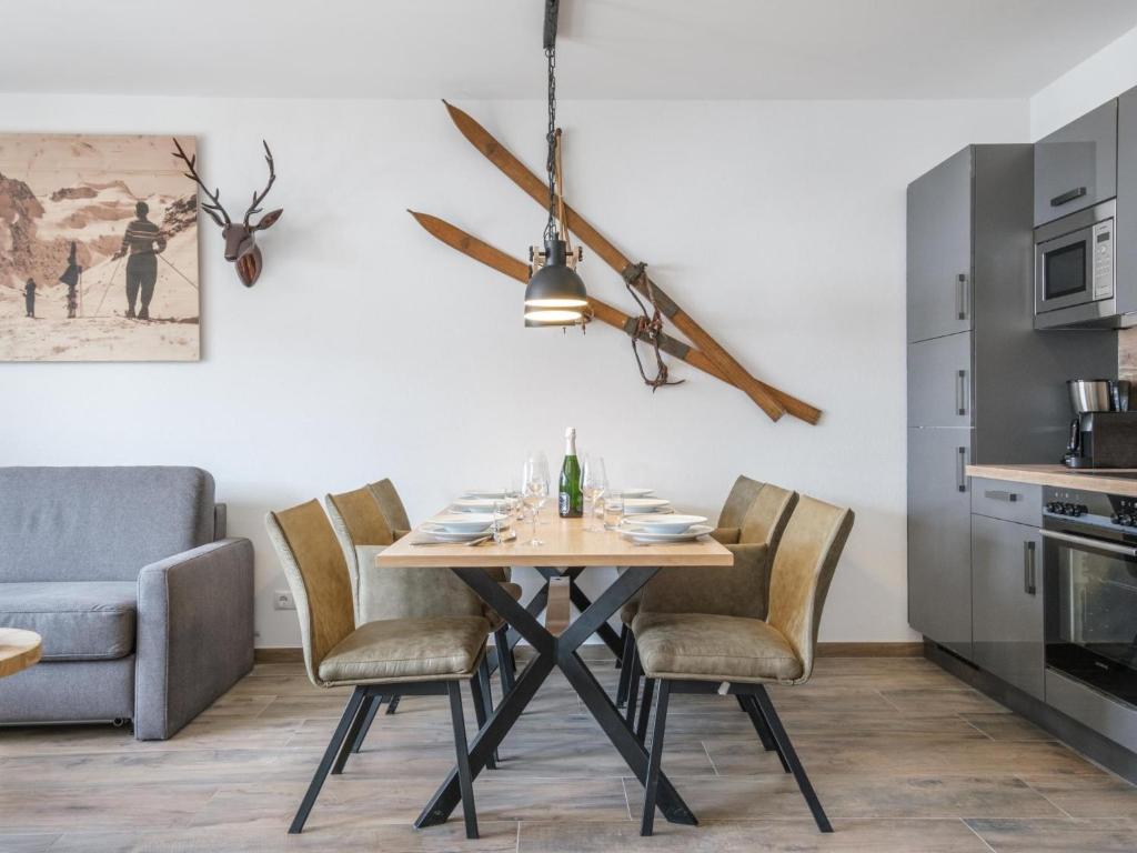 A kitchen or kitchenette at Tauernsuites Sonnblick Top 4