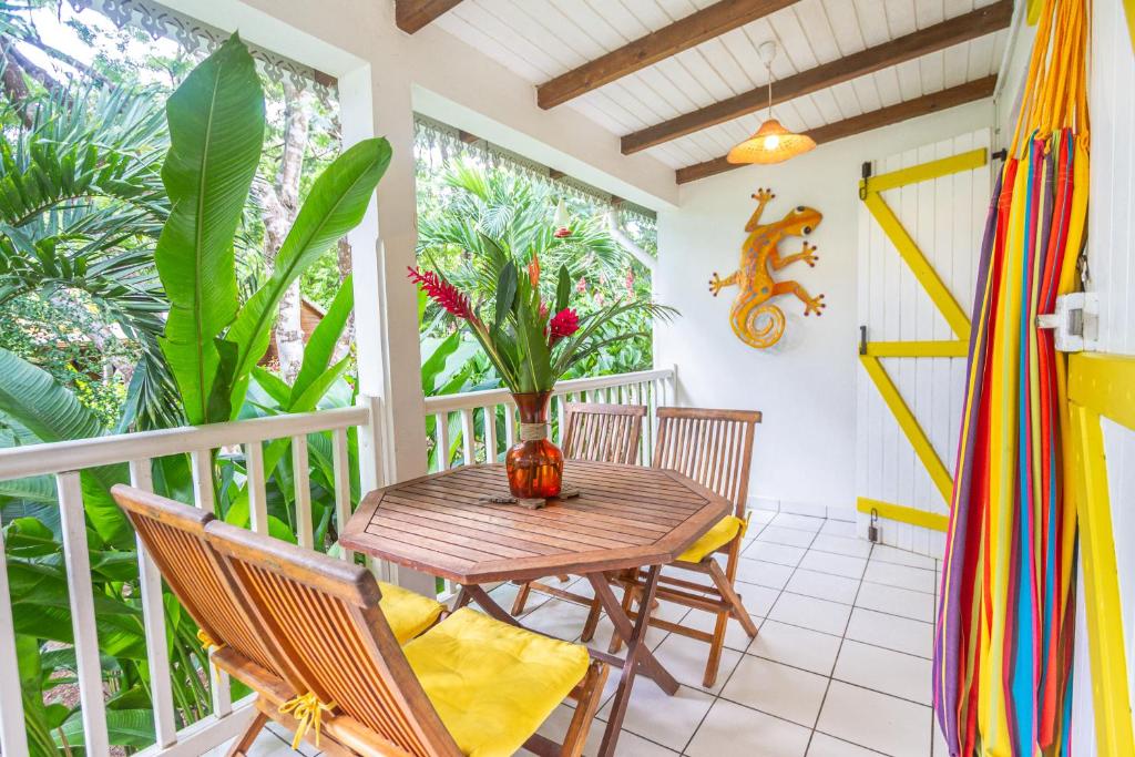 Balkón nebo terasa v ubytování Au Jardin Des Colibris Ecolodge&Spa