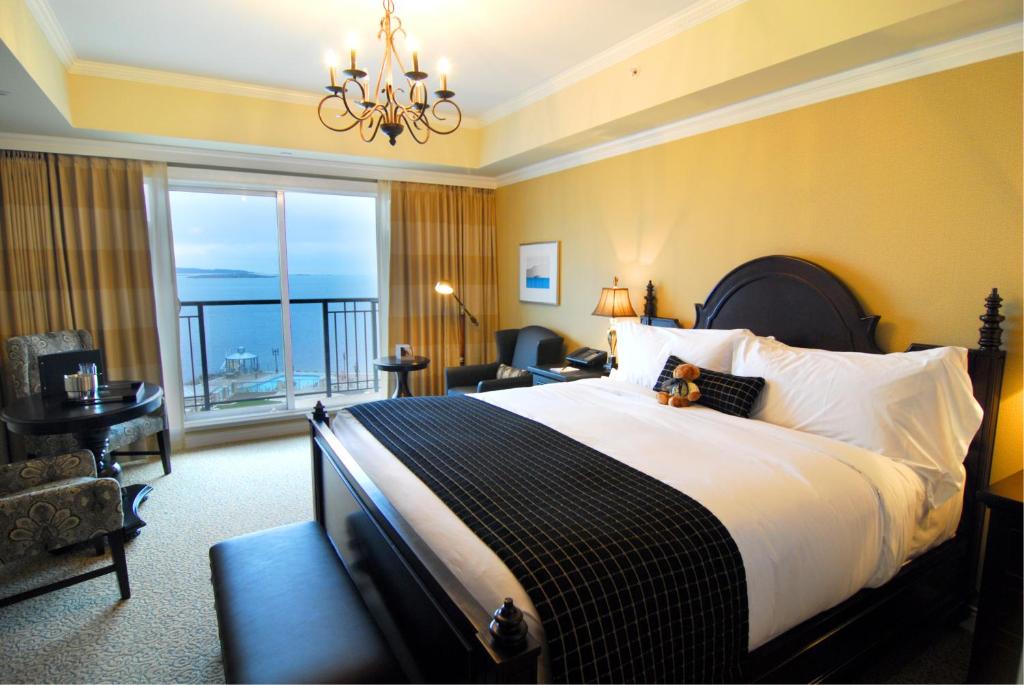 
Boutique Suite, Our Best Ocean View, King
