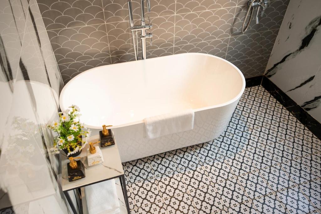 Tam Coc Sana Villa & Homestays - 9