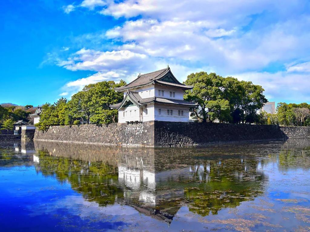 カプセルホテルの近くで見られる自然の景観