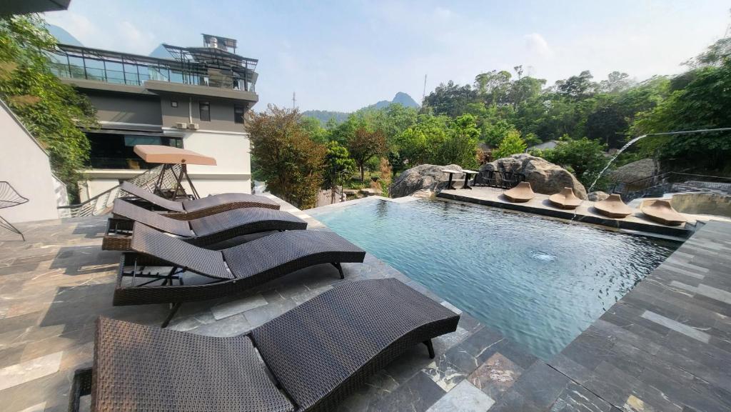Hồ bơi trong/gần Lotus Premium Lodge - Lotus Group Tours