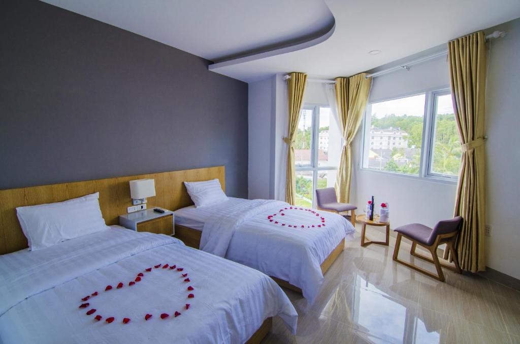 Sailing Hotel Phú Quốc - 带有城市景观的三重房间