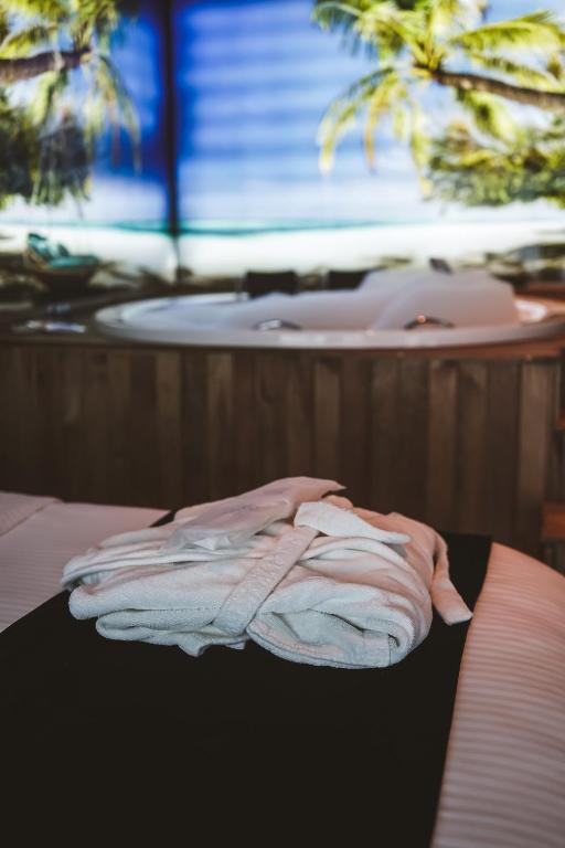 ENNA SUIT HOTEL - King Suite