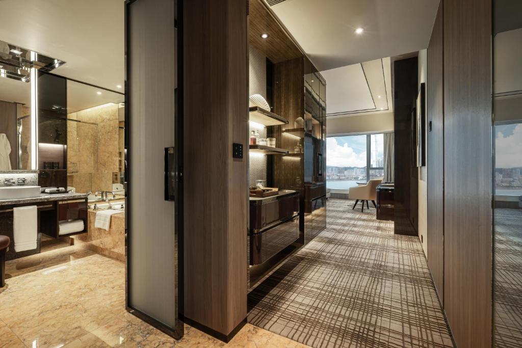 Four Seasons Hotel Hong Kong photo 5
