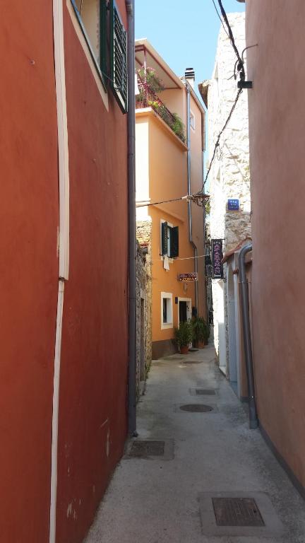 The building in which Az apartmant is located