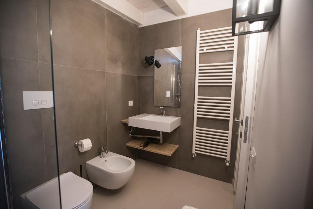 Koupelna v ubytování Albergo Diffuso Dimora Rossi Suite B&B