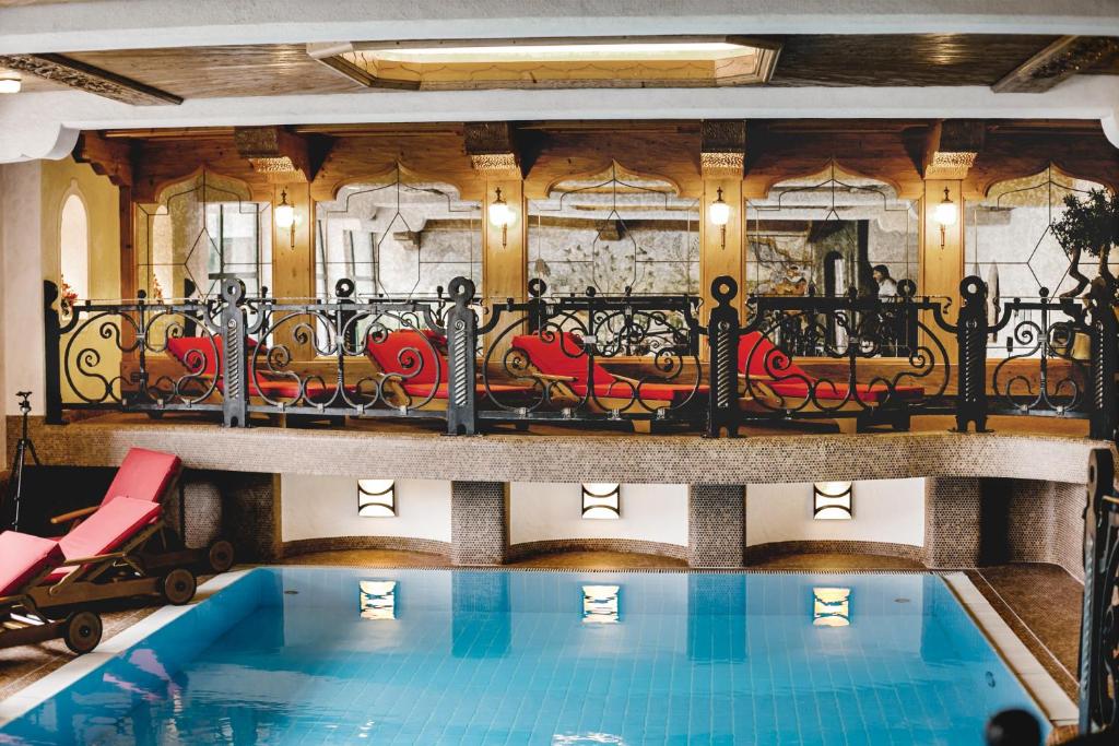 The swimming pool at or close to Hotel Post Abtenau