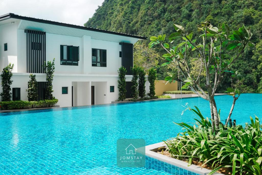 Bazén v ubytování JOMSTAY Sunway Onsen Suites Ipoh - Lost World of Tambun Ipoh Waterpark nebo v jeho okolí
