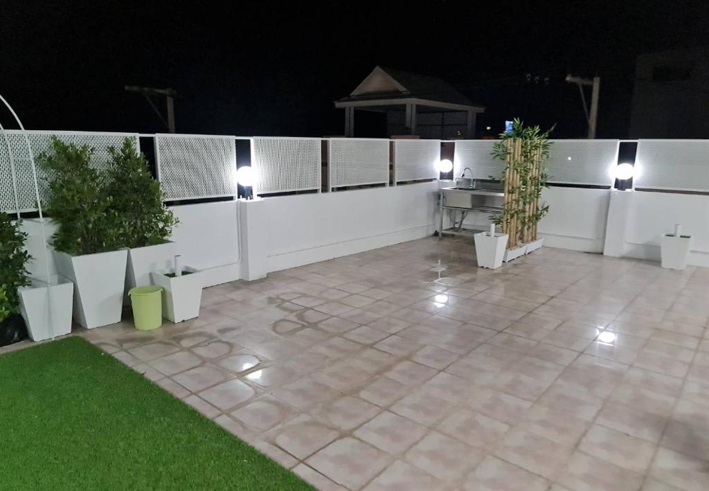 Patio nebo venkovní prostory v ubytování Costa Bed Cha Am