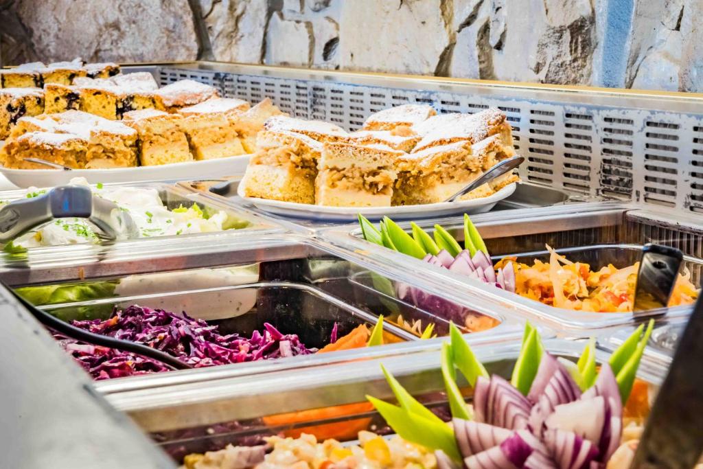 Jedlo v ubytovaní bed & breakfast alebo blízkom okolí
