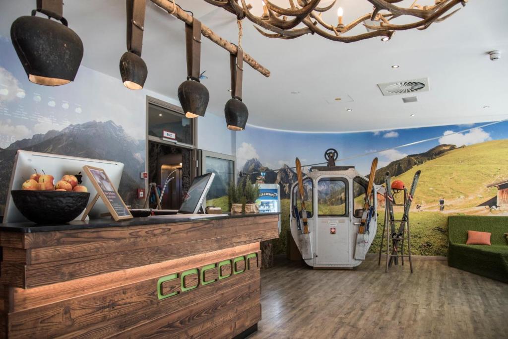 Cocoon Hauptbahnhof - Resim 5