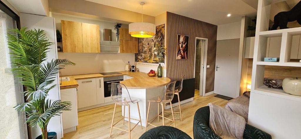 Η κουζίνα ή μικρή κουζίνα στο Adam & Eve