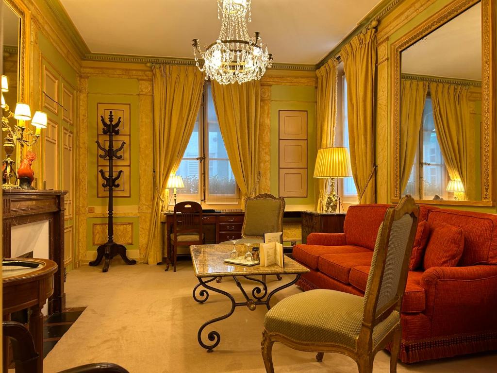 Posezení v ubytování Hôtel Duc De St-Simon
