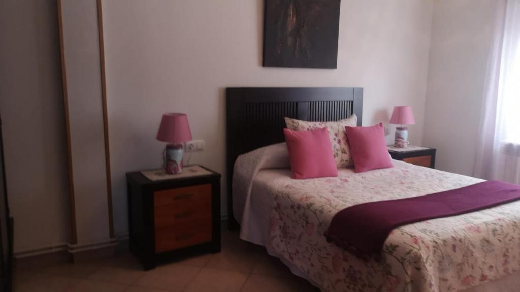 Łóżko lub łóżka w pokoju w obiekcie Casa de campo tranquila en vilar cerca de santiago