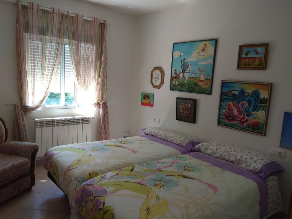 Łóżko lub łóżka w pokoju w obiekcie Casa de campo tranquila en vilar cerca de santiago