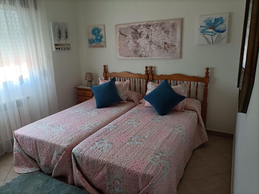 Łóżko lub łóżka w pokoju w obiekcie Casa de campo tranquila en vilar cerca de santiago