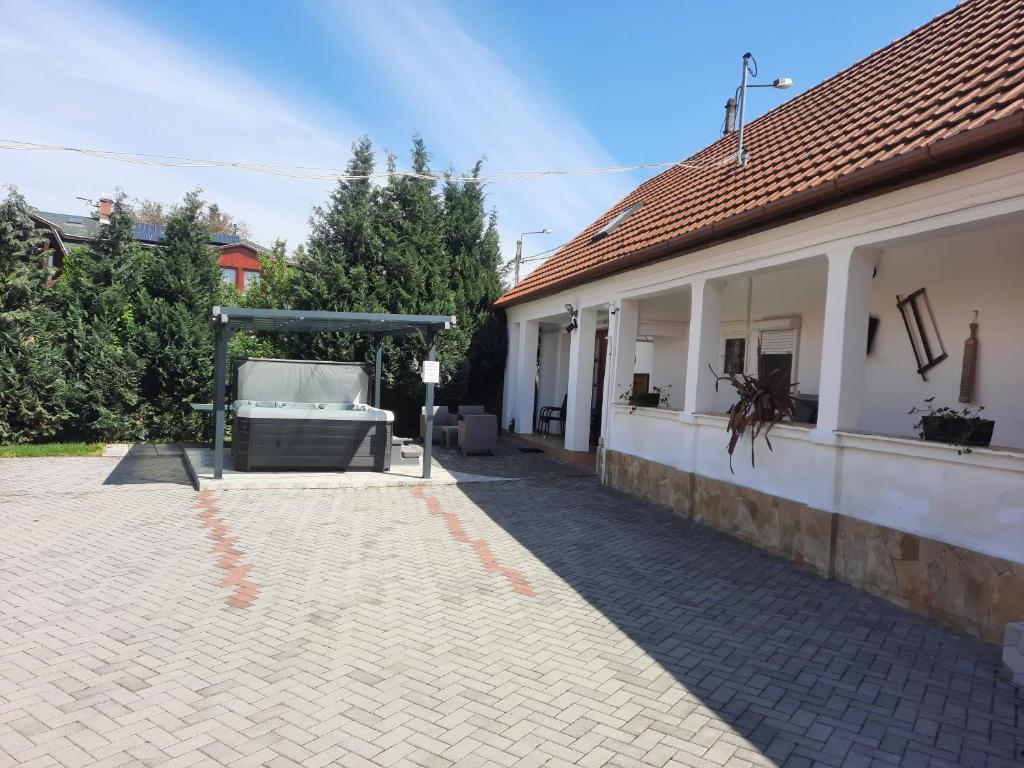 Budynek, w którym mieści się pensjonat