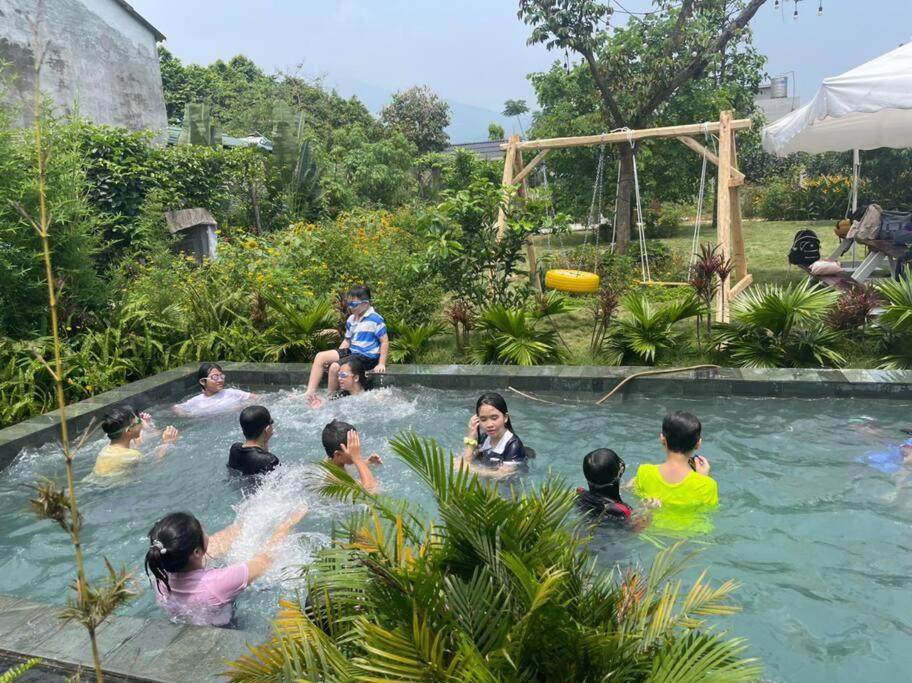 Garden Camping Ba Vì tesisinde veya buraya yakın yüzme havuzu