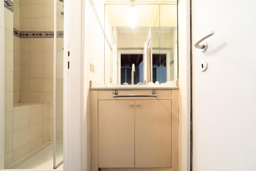 Kúpeľňa v ubytovaní HBHALL Navigli 2 Apartment