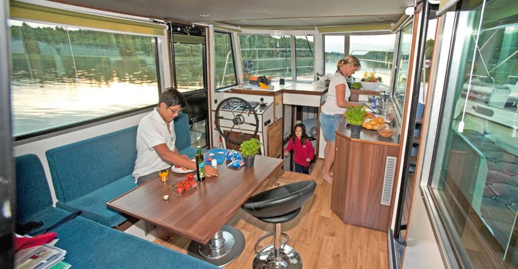 Kuhnle-Tours Hafendorf Müritz - Mobile Home