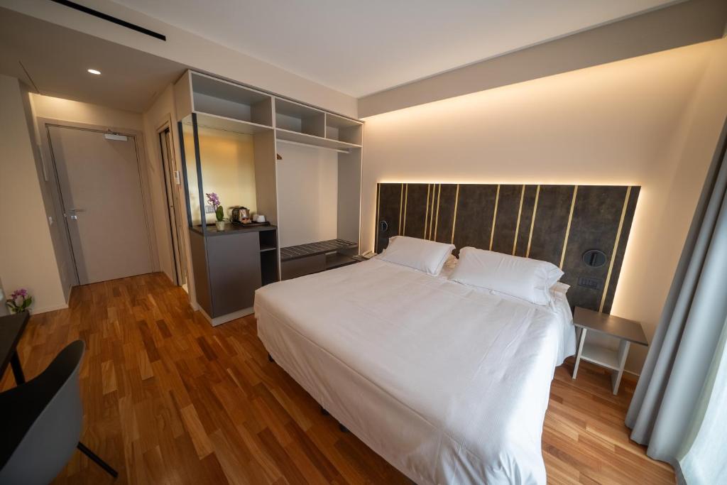 Plaza Hotel Catania - Superior Double Or Twin Room With Sea View