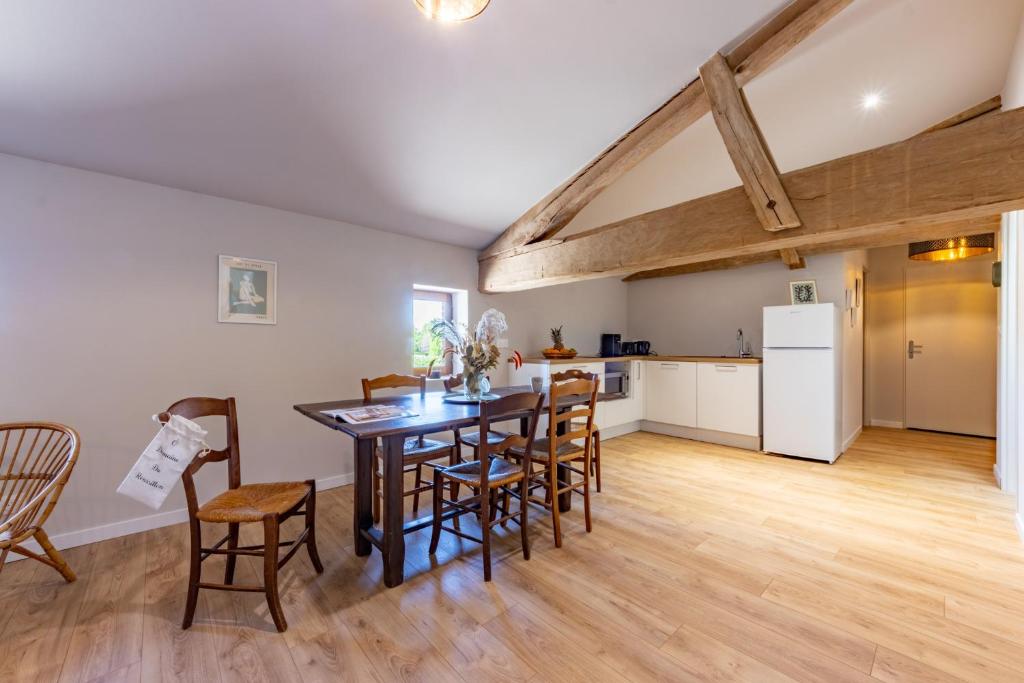 Kuchyň nebo kuchyňský kout v ubytování Ô DOMAINE DU ROUSSILLON